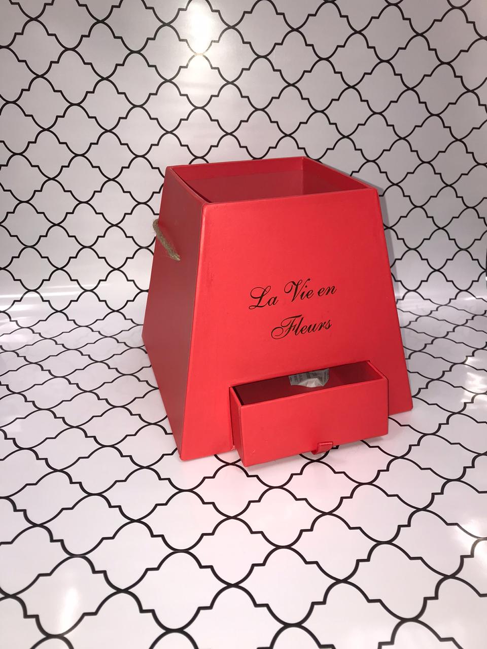 (333)Коробка для цветов с отделением для подарка